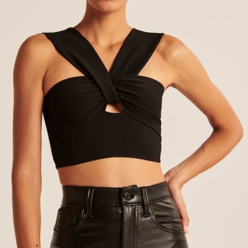 Abercrombie & Fitch Asymmetrical Cutout Set Top in Black - Size S